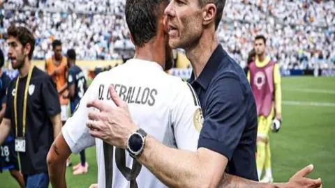 萨拉赫英超进球霸主再展神威，6场连击攻破曼联防线，队史苦主纪录被福勒刷新！