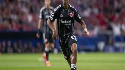 巴托梅乌：巴萨考虑范德芬替代，转会费或不足6500万欧